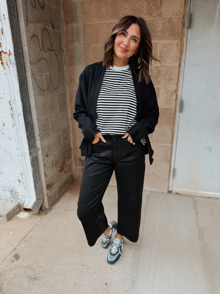 BLACK FRIDAY - AG Jean | Hattie Crop- Leatherette Super Black