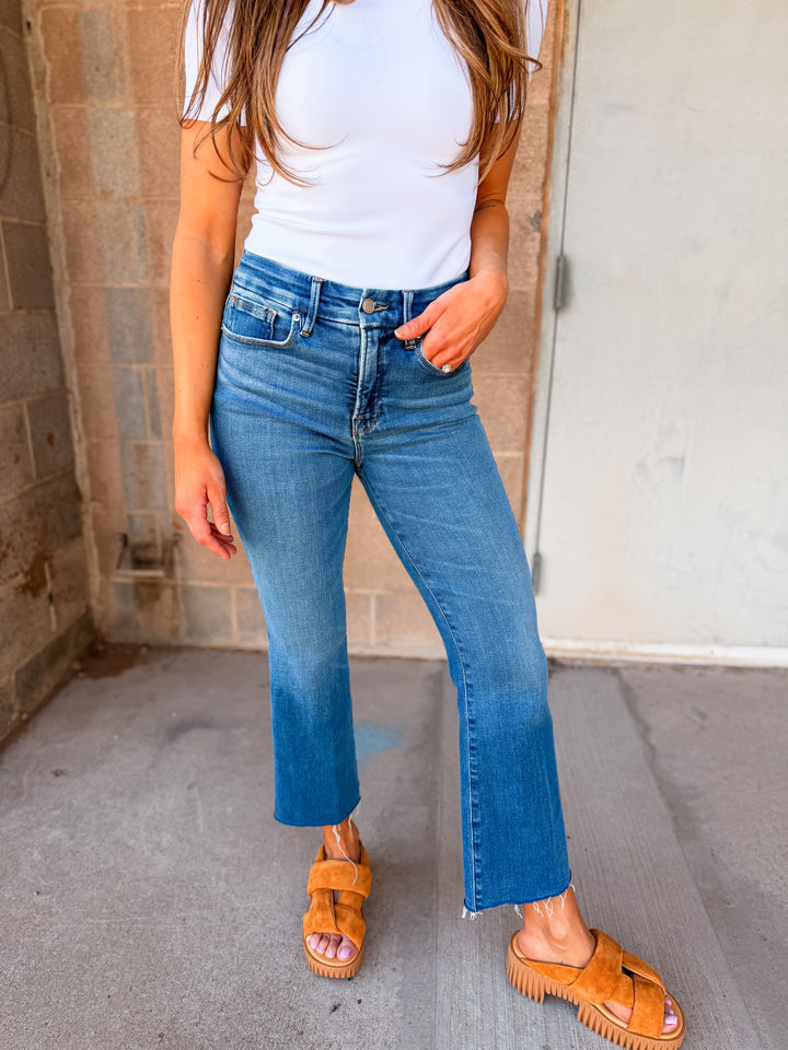 Good American | Soft Tech Good Legs Cropped Mini Boot Jeans - Indigo