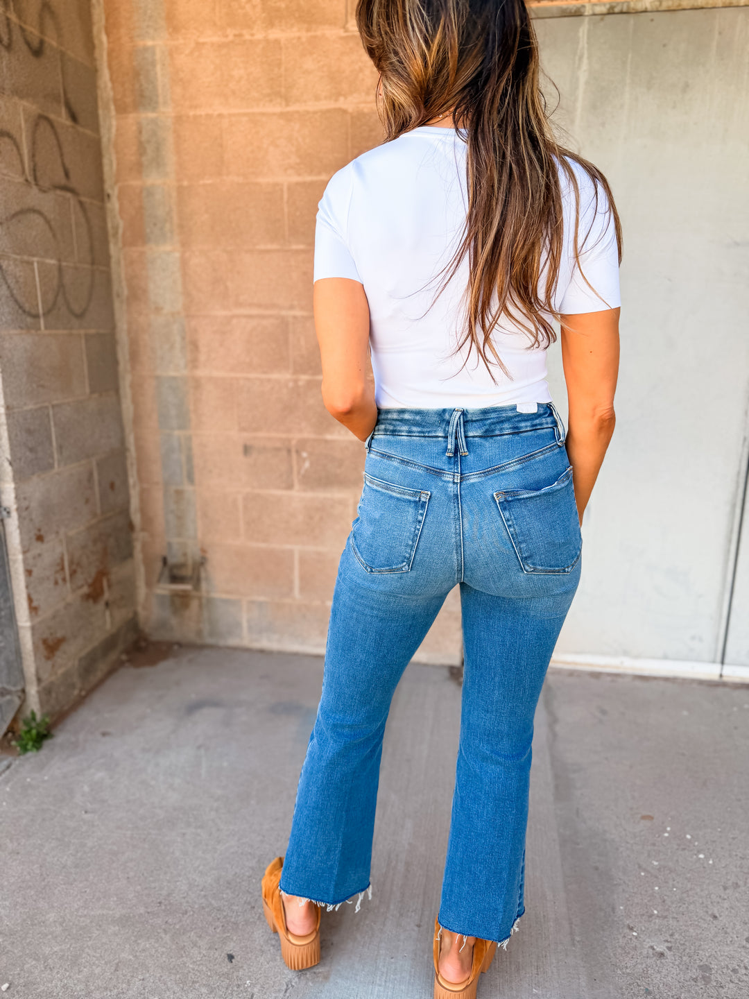 Good American | Soft Tech Good Legs Cropped Mini Boot Jeans - Indigo