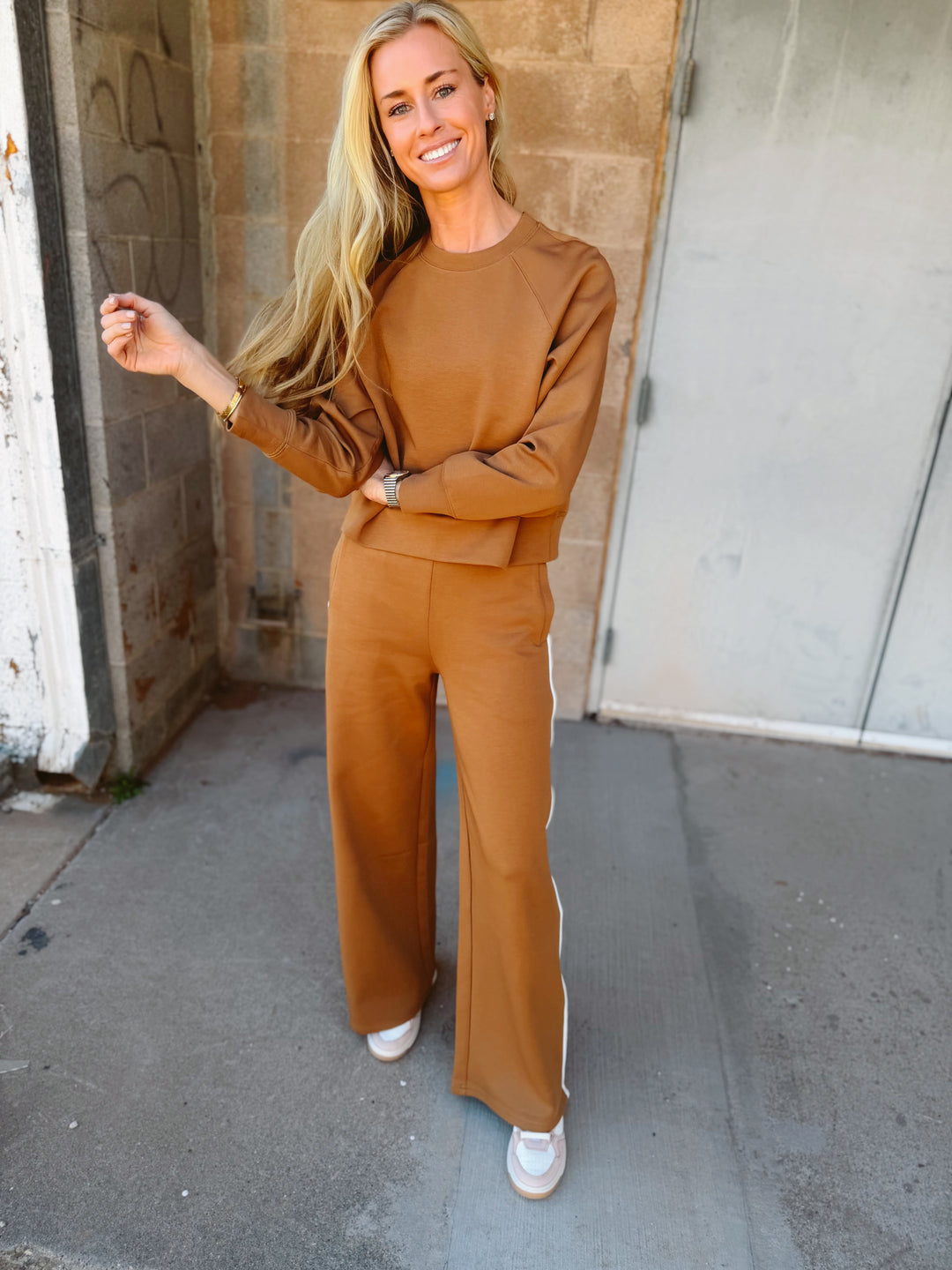 Perfect White Tee | Nell Travel Raglan Long Sleeve Sweatshirt - Mocha