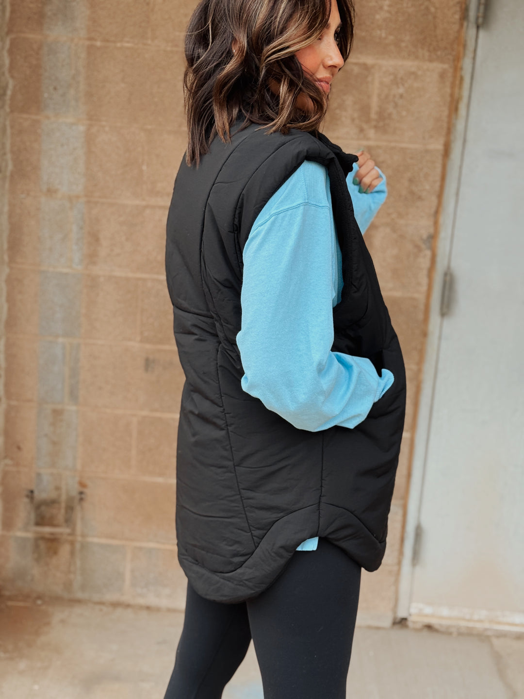 BLACK FRIDAY -Summit Curve Longline Puffer Vest - Black