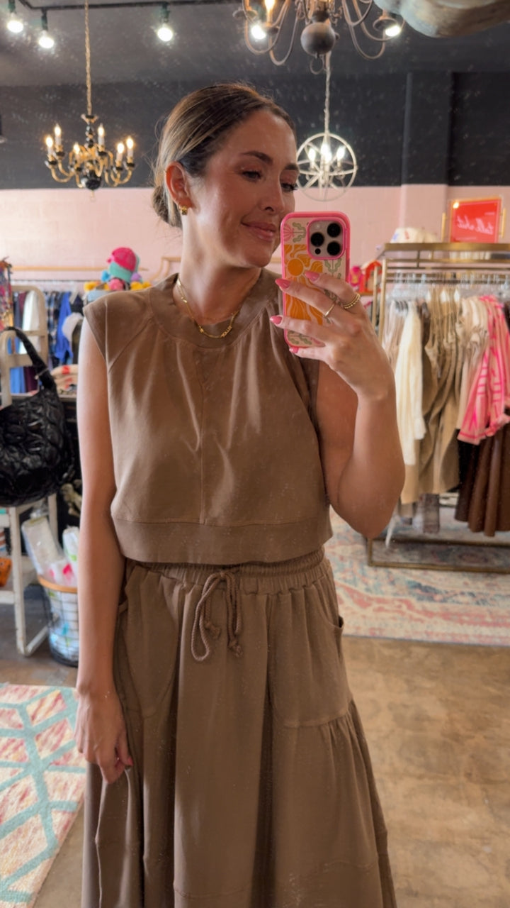 Crew Neck Cropped Muscle Tank - Mocha