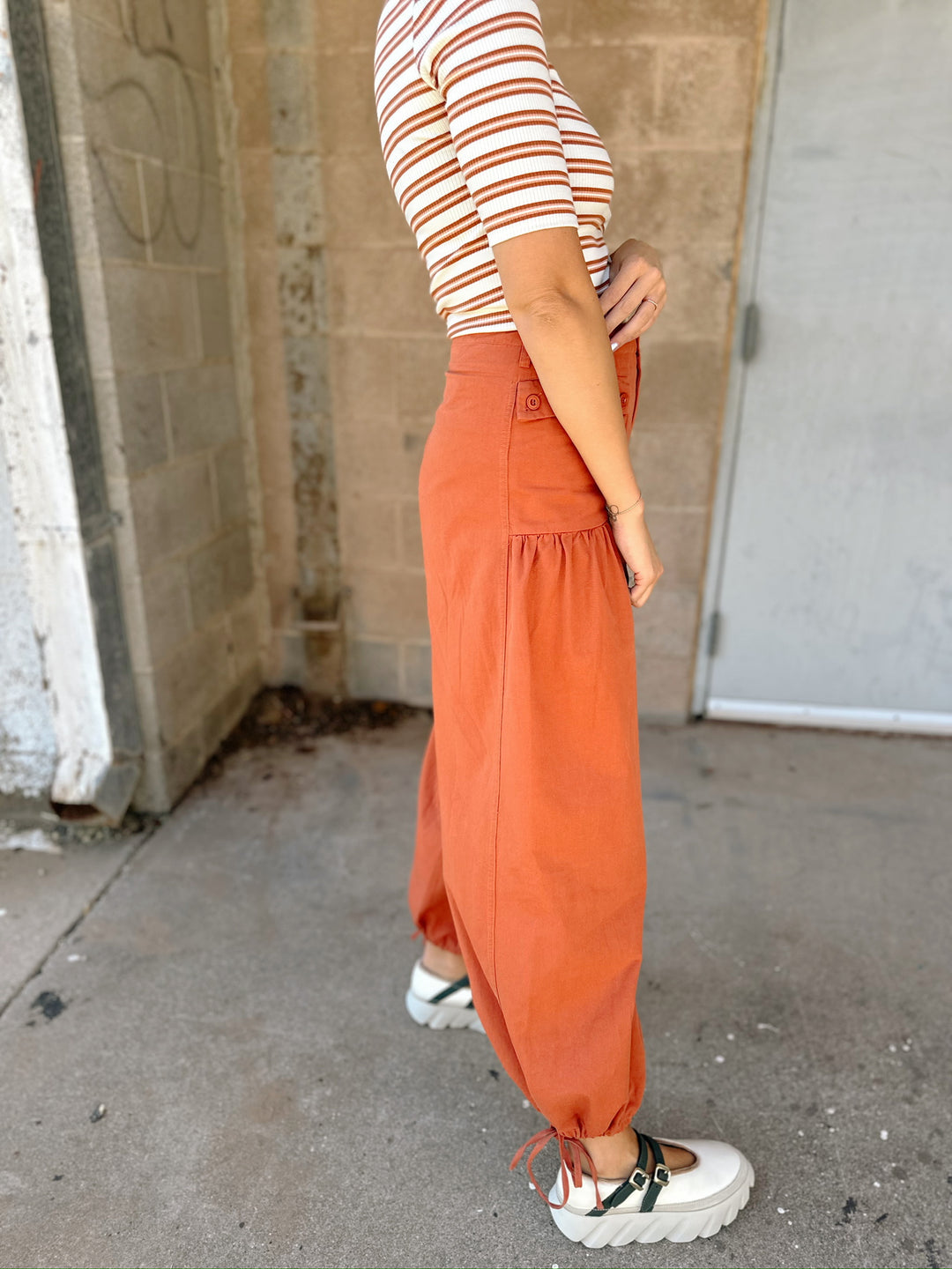 Bailey Cinched Cargo Pant - Rust | LAST ONE